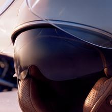UrbanShield Motorradhelm Jet MJethelm mit doppelter ABS-Schale, integrierter Sonnenblende und belüftetem Design. Ideal für den Stadtverkehr, mit komfortabler Innenausstattung und einfacher Wartung.