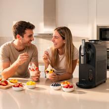 Twist&Ice Cream B Máquina de granizados y helados de 1.5 L con control táctil, 9 modos, refrigeración adaptable y diseño ergonómico con boquilla sin goteo.