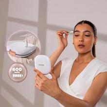FaceCare Mini Mirror. Espejo de maquillaje doble cara con aumento 10X y espejo 1X, ambos con iluminación LED. Incorpora sensor táctil, brillo regulable y 3 temperaturas de luz (fría, cálida y natural). Funciona con batería recargable de 600 mAh y carga por USB‑C.