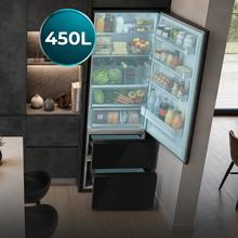 Bolero CoolMarket Combi FD 450 Elite Black Glass DRéfrigérateur-congélateur, MAX INSIDE avec VIP Tech, Cool Matrix, Fresh Flex (tiroir variable à 6 températures avec contrôle de l'humidité), Total NoFrost, compresseur Inverter Plus, Multi AirFlow, 450 L, 201×59,5×68 cm, fonctions Fast Cooling et Fast Freezing, mode Smart, Green HUB XL, écran extérieur, porte-bouteilles, clayettes en verre et classe énergétique D.