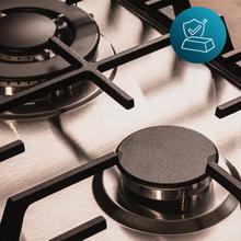 Bolero Squad GN 2200F InoxPiano cottura a gas predisposto per l'installazione a GAS NATURALE A 2 FUOCHI, finitura in acciaio inossidabile, griglie individuali in ghisa, potenza di 5,25 kW, bruciatore WOK a tripla corona, accensione elettrica, sistema di sicurezza delle valvole, per gas naturale e kit di conversione incluso.