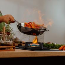 Bolero Squad GN 1800S Eternal Nano Glass Placa de gas, 1 fuego, preparada para instalación a GAS NATURAL acabado en cristal negro mate, parrilla individual de hierro fundido, potencia de 5,6kW, quemador Eternal, encendido eléctrico, sistema de seguridad de las válvulas, para gas natural y accesorios para la conversión de gas incluído.