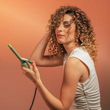 SurfCare 1600 CurlClip Olive. Rizador eléctrico de calentamiento rápido con selector de temperatura (+/–), indicador LED de calentamiento y apagado automático