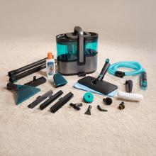 Conga Carpet&Spot Clean 15000 Steam Elite. Limpiatapicerías 3 en 1 con función vapor que pulveriza, aspira y limpia en una pasada. Incorpora motor de 600 W, caldera de 1200 W y vapor a ≥60 ºC para una limpieza más profunda. Cuenta con succión de hasta 12 kPa, depósitos de 1600 ml (agua limpia) y 1500 ml (agua sucia). Incluye 16 accesorios para tapicerías, manchas y limpieza con vapor en múltiples superficies.