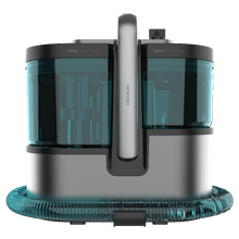 Conga Carpet&Spot Clean 15000 Steam Elite. Limpiatapicerías 3 en 1 con función vapor que pulveriza, aspira y limpia en una pasada. Incorpora motor de 600 W, caldera de 1200 W y vapor a ≥60 ºC para una limpieza más profunda. Cuenta con succión de hasta 12 kPa, depósitos de 1600 ml (agua limpia) y 1500 ml (agua sucia). Incluye 16 accesorios para tapicerías, manchas y limpieza con vapor en múltiples superficies.
