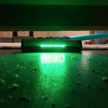 Rockstar R70 Aspirador vertical con motor BLDC sin escobillas de 80 AW y 265 W de potencia total. Ofrece hasta 50 minutos de autonomía e incorpora tecnología GreenDetect con luz LED verde para visualizar la suciedad. Equipado con cepillo Hairless antienredos, incluye accesorio 2 en 1 y soporte de pared para una limpieza práctica y eficiente.