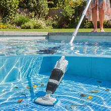 Rockstar Pooldroid 3000 Poolsauger für Schwimmbecken, Spas und Whirlpools. Geeignet für die Reinigung aller Poolarten, einschließlich Treppen und schwer zugänglicher Bereiche.
