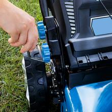 Terrenator 2700.41 Total Z Cortacésped de gasolina de 144cc. Cuerpo de acero 41cm. Cambio de altura sistema Z-Tech. 3in1 con mulching. Ruedas traseras XL