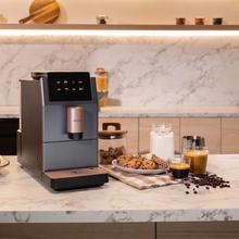Cremmaet Stretta Cafetera superautomática con bomba de 19 bares, potencia de 1500 W y molinillo integrado. Prepara Espresso, Americano, Lungo y doble espresso con un solo toque. Diseño compacto con pantalla táctil LED, limpieza automática y mantenimiento sencillo.