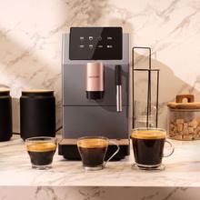 Cremmaet Stretta Steam Cafetera superautomática con de 19 bares, potencia de 1500 W y molinillo integrado. Prepara Espresso, Americano, Lungo y doble espresso con un solo toque, incorpora vaporizador de leche para cappuccinos y lattes. Diseño compacto con pantalla táctil LED, limpieza automática y mantenimiento sencillo.