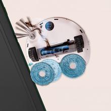 Conga Q200. Robot aspirateur et laveur de sols avec serpillères rotatives réglables. La serpillère droite s'étend sur 55 mm. Aspiration de 25 000 Pa et détection d'obstacles avancée. Nettoyage automatique de la base avec séchage à air chaud. Couverture à 100 % des coins. Brosse anti-emmêlement sans poils. Autonomie de 280 minutes.