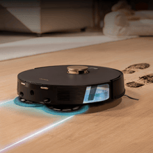 Conga Q300. Robot aspirador y friegasuelos con mopas giratorias elevables. Mopa derecha extensible 55 mm. 25000 Pa y detección avanzada de obstáculos. Limpieza en la base automática con agua caliente, detergente y secado con aire caliente. Sistema de cobertura del 100% de esquinas. Cepillo antienredos Hairless. 280 minutos de autonomía.