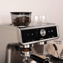 Power Espresso 20 Barista Cream&Grind. Cafetera espresso con depósito de café y 20 bares.