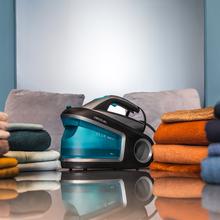 IronHero 3200 Steam Station Centrale vapeur horizontale de 3200 W avec pression de 8 bars, semelle en céramique ultra-glissante, système de sécurité Auto Shut Off, filtre anti-calcaire, anti-gouttes et système d’auto-nettoyage. Jet de vapeur de 420 g/min et vapeur continue de 150 g/min.