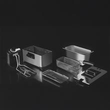 Cleanfry 3 L Full Inox Freidora eléctrica 3 litros de acero inoxidable con filtro OilCleaner que mantiene el aceite limpio. Con 2000 W de potencia y 3 litros de capacidad. Cuerpo, cubeta, tapa y cestillo de acero inoxidable. Tapa con ventana y filtro antiolores. CleanFry 3 L Full Inox.