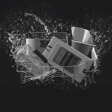 Cleanfry 3 L Full Inox Freidora eléctrica 3 litros de acero inoxidable con filtro OilCleaner que mantiene el aceite limpio. Con 2000 W de potencia y 3 litros de capacidad. Cuerpo, cubeta, tapa y cestillo de acero inoxidable. Tapa con ventana y filtro antiolores. CleanFry 3 L Full Inox.