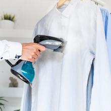 Fast&Furious 4050 X-Treme Ferro de engomar com uma potência de 1960 W e vapor contínuo de 35 g/min. Sistema de segurança Auto Shut-Off e acessório de escova incluído. Pronto para engomar em 20 segundos. Depósito de 265 ml.