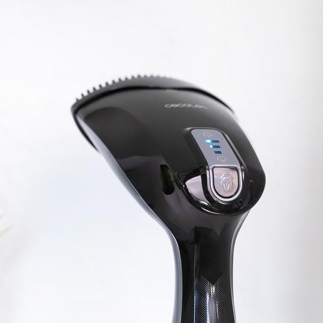 Fast&Furious 4050 X-Treme Ferro de engomar com uma potência de 1960 W e vapor contínuo de 35 g/min. Sistema de segurança Auto Shut-Off e acessório de escova incluído. Pronto para engomar em 20 segundos. Depósito de 265 ml.