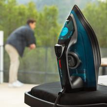 Fast&Furious 5060 Ultra Steam Plancha de vapor ultrapotente de 3200 W, con sistema de apagado automático, vapor continuo de 70 g/min y golpe de vapor de 270 g/min. Sistema antigoteo, selector de temperatura y doble suela cerámica.