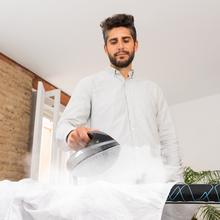 Fast&Furious 8060 Ultra Steam Centro de planchado ultrapotente de 3000 W con 15 bares de presión, suela ultradeslizante Turbo Slide Pro con revestimiento de óxido de titanio y golpe de vapor de 750 g/min y 175 g/min de vapor continuo, caldera semindustrial de gran tamaño GeiserBoom. Modo Eco y sistema de limpieza automatico.