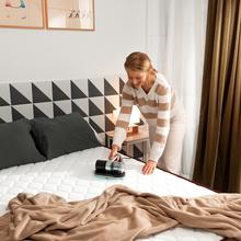 Conga Rockstar 3000 Mattress X-Treme Aspirador de colchones y tapicerías con 300 W de potencia y 10 kPa de poder de succión. Incluye luz ultravioleta UV-C que acaba con el 99,9 % de los alérgenos. Tecnología con cepillo motorizado que ayuda a eliminar los ácaros de los colchones yconsiguiendo una limpieza perfecta en tus colchones.