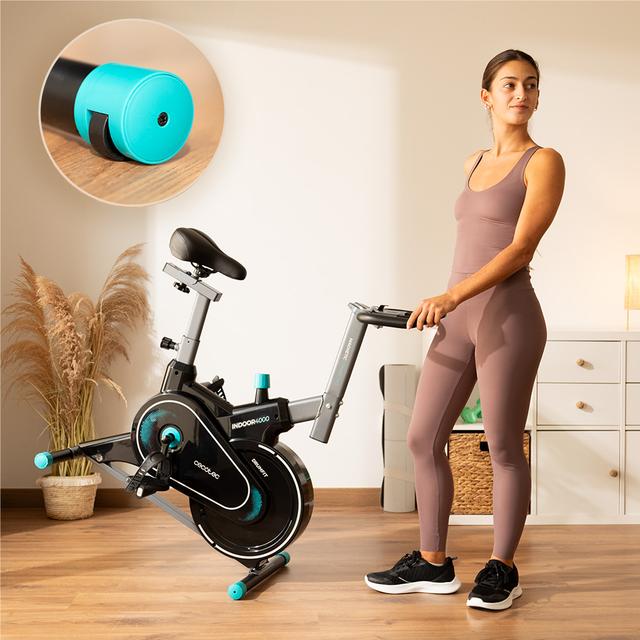 Bicicleta de spinning Drumfit Indoor 4000 Magnetic Connected Bicicleta indoor de resistencia magnética con volante de inercia de 4 kg, APP, resistencia ajustable manualmente, ruedas de transporte y soporte para tablet. Peso máximo de 120 kg y altura máxima 175 cm.