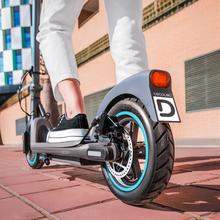 Bongo D20E Connected + Phone holder Patinete eléctrico ligero con potencia máxima de 500 W y una velocidad máxima de 20 km/h y hasta 20 Km de autonomía con conexión a App y phone holder