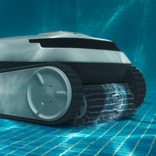 Conga Pooldroid 5000 TotalClean Pearl Ultra Robot limpiapiscinas para fondos, paredes y línea de flotación Apto para superficies de hasta 100 m2 y pendiente máxima de 90º. ScubaDriving Tech, limpieza ordenada. 120 minutos de autonomía. Filtro de alta eficiencia de 180 μm. Capacidad de 4 L.