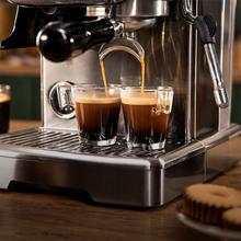 Máquina de café barista Power Espresso 20 Barista com moedor integrado, bico de vapor, sistema de pré-infusão e termobloco duplo.