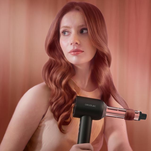 DryGlam Waves Black Sèche-cheveux avec moteur Brushless et technologie Plasma révolutionnaire, moteur de 1600 W 110000 tr/min, têtes à effet Coanda 4 en 1, écran numérique, contrôle intelligent de la chaleur, fonction mémoire et moteur silencieux.