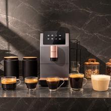 Cremmaet Stretta Cafetera superautomática con bomba de 19 bares, potencia de 1500 W y molinillo integrado. Prepara Espresso, Americano, Lungo y doble espresso con un solo toque. Diseño compacto con pantalla táctil LED, limpieza automática y mantenimiento sencillo.