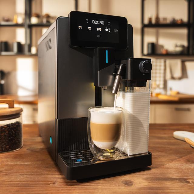 Cremmaet Latte Axis Cafetera superautomática compacta con 19 bares, tanque de leche y sistema Thermoblock.