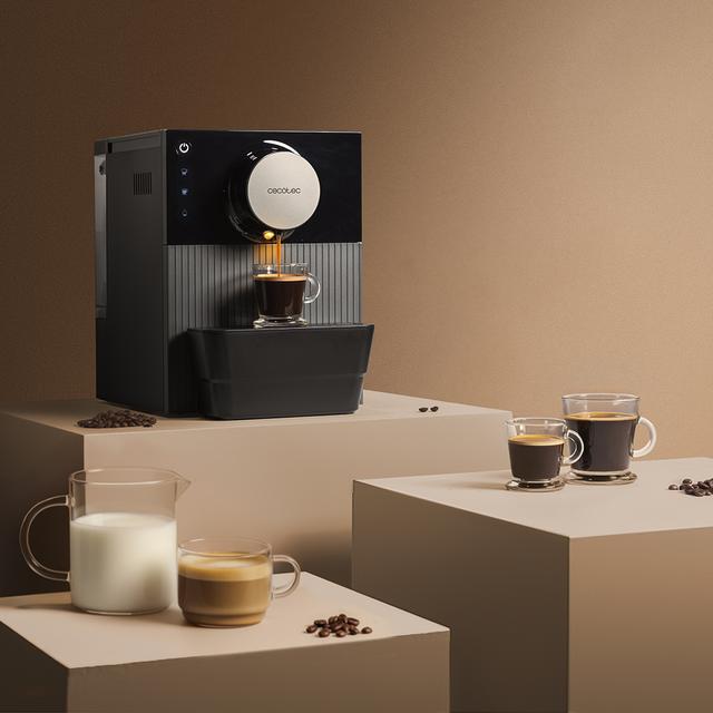 Cremmaet Cube Beige Cafetera superautomática con diseño compacto con un rendimiento profesional, ideal para disfrutar de café de alta calidad. Con un solo toque, prepara café como un barista profesional.