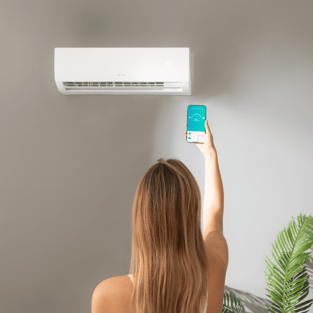 AirClima 18000 Multi Connected Aire acondicionado multi split compuesto por dos unidades interiores, una de 9000 BTU y otra de 12000 BTU, más una unidad exterior de 18000 BTU.