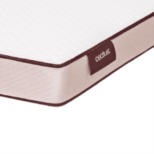 Matelas pour berceau Flow BabyPure de 10 cm de hauteur, mousse 25 kg/m3, déhoussable avec fermeture éclair lavable et certification Oeko-Tex®. Fabriqué en Espagne.