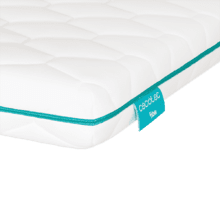 Flow BabyDream Soft Colchón de cuna acolchado de 12 cm de altura con espuma de 25 kg/m3, funda extraíble con cremallera lavable y certificación Oeko-Tex®. Fabricado en España.