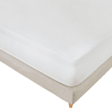 Flow ProtectMattress 2000 CloudCotton (180) Protector de colchón 100% algodón. Suave al tacto. Está equipado con un relleno de 250 grs/m2. Adaptable para colchones de hasta 33 cm de altura. Lavado fácil hasta 40 grados. Fabricado en España con certificado Oekotex.