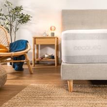 Flow ProtectMattress 1000 Tencel Protector de colchón con fibra termorreguladora natural tencel. Transpirable y suave con propiedades antimicóticas y antibacterianas. Adaptable a colchones de hasta 30 cm de altura. Lavado fácil hasta 40 grados. Fabricado en España con certificado Oekotex.