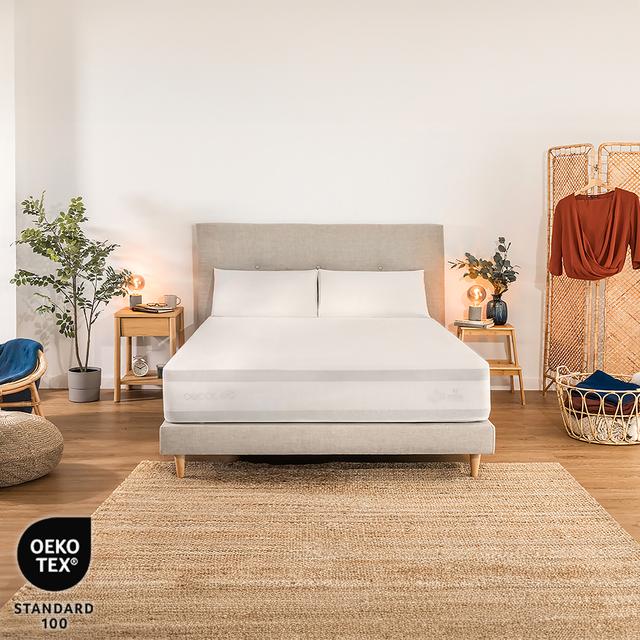 Flow ProtectMattress 1000 (180) Coprimaterasso traspirante e impermeabile. La spugna è realizzata al 100% in cotone. Lavaggio facile fino a 60 gradi. Per materassi alti fino a 26 cm. Prodotto in Spagna con certificazione Oekotex.